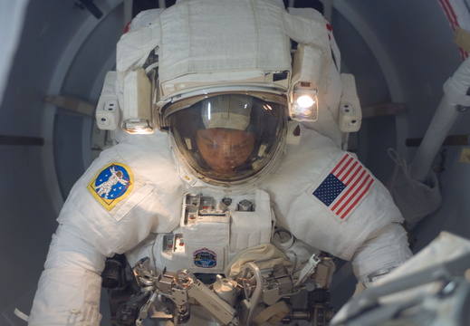 STS117-E-07173