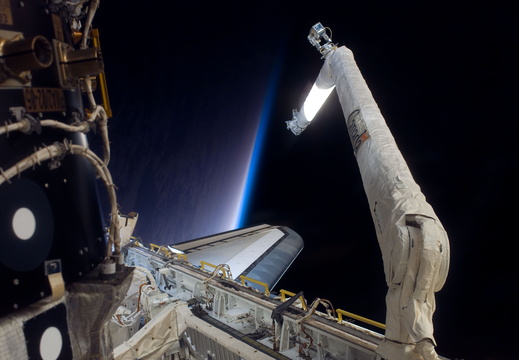 STS116-E-07004