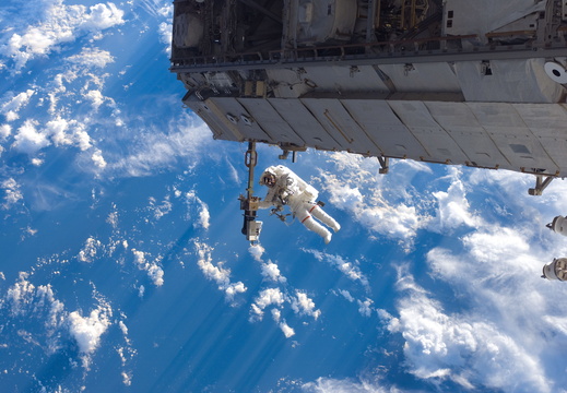 STS116-E-05974