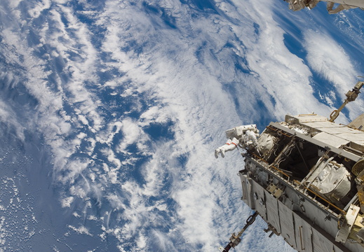 STS116-E-06644