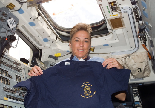 STS115-E-07500
