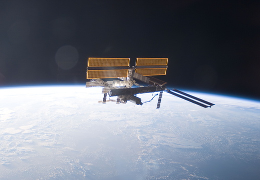 STS115-E-06493