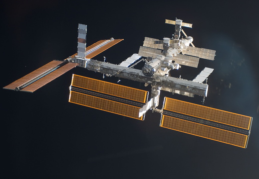 STS115-E-06750