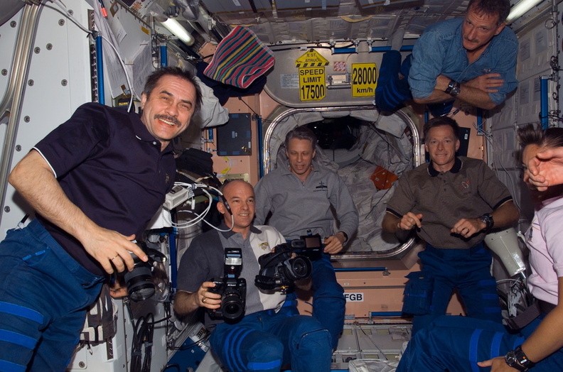 STS115-E-06602.jpg