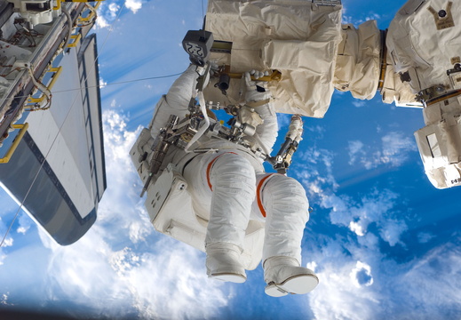 STS114-E-06056