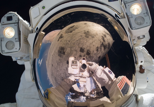 STS114-E-06339