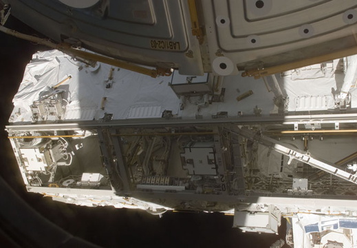 STS110-E-05992