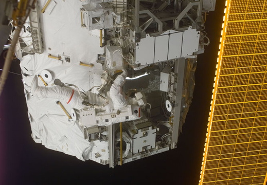 STS110-E-05633