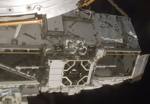 STS110-E-05995