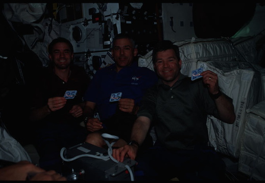 STS110-326-026