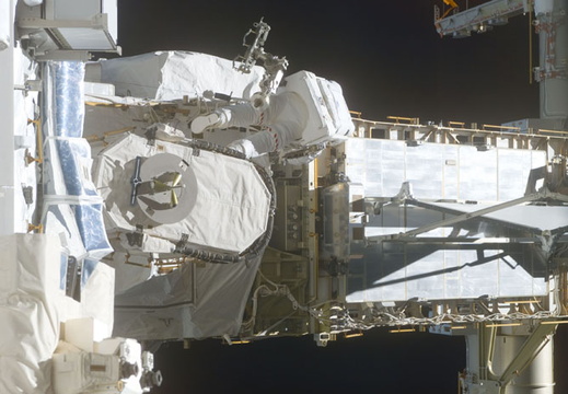STS110-E-05843