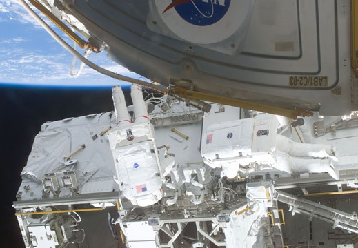 STS110-E-05618