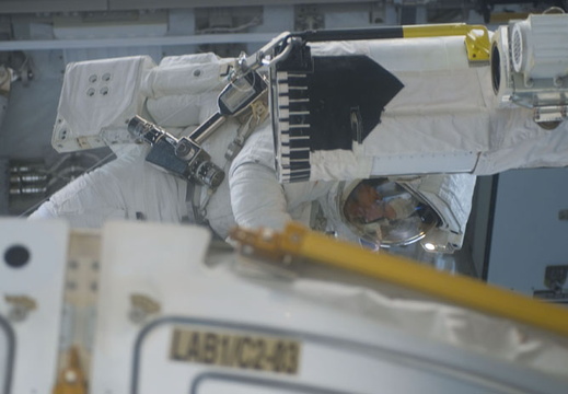 STS110-E-05586