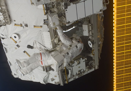 STS110-E-05625