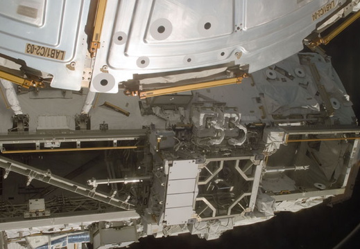 STS110-E-05998