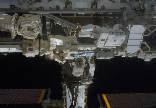 STS110-E-05844