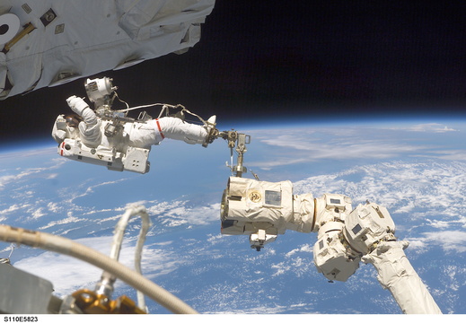 STS110-E-05823