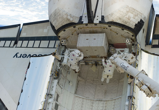 STS131-E-09441