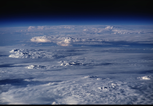 STS073-377-024