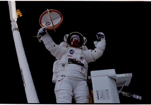 STS61B-103-034