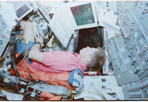 STS058-14-007