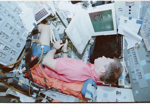 STS058-14-008