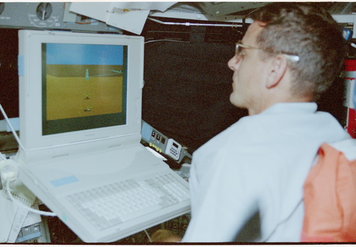 STS058-14-023