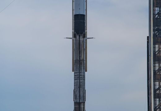 SpaceX CRS-25 Vertical at LC 39A