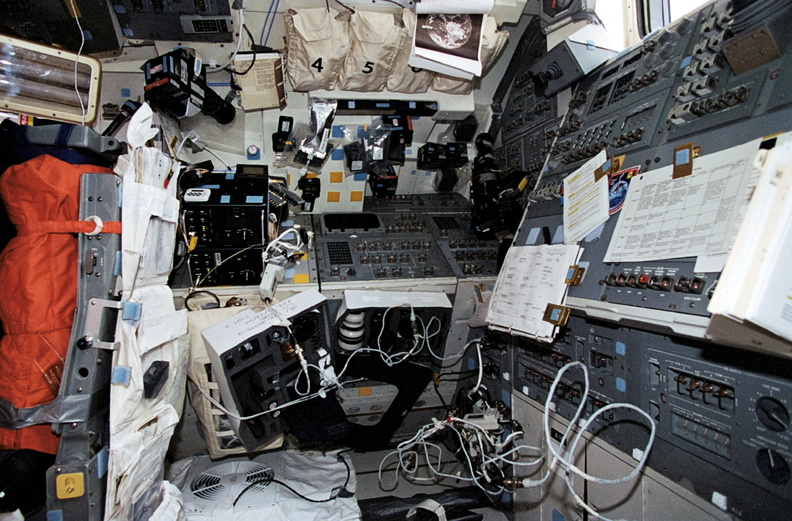 STS062-17-034.jpg