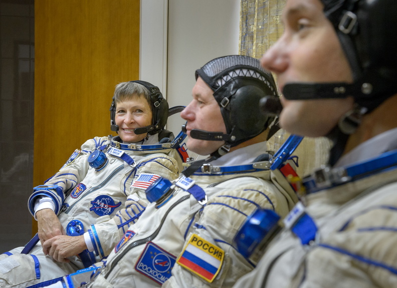 thom_astro_30152025663_Expedition 50 Qualification Exams.jpg