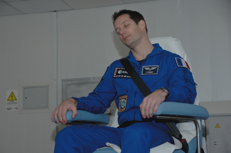 thom_astro_30280406104_Rotating chair and table.jpg