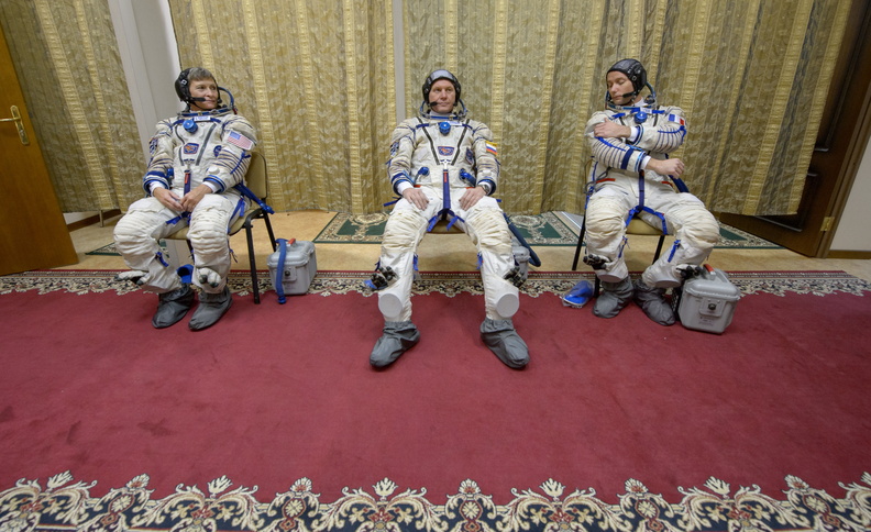 thom_astro_30486573940_Expedition 50 Qualification Exams.jpg