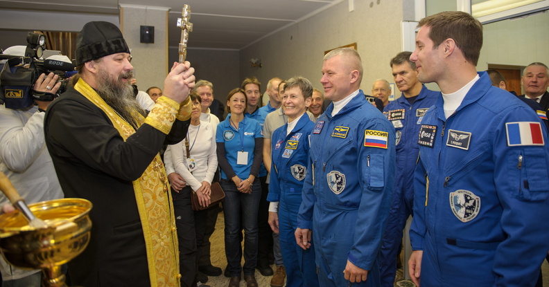 thom_astro_30542518943_Expedition 50 Crew Blessing.jpg