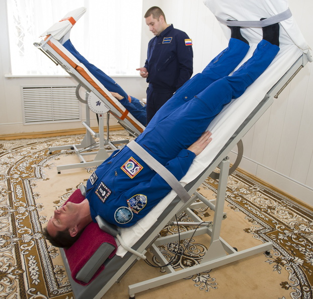 thom_astro_30914709695_Rotating chair and table.jpg