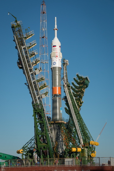 thom_astro_30527743934_Expedition 50 Soyuz Rollout.jpg