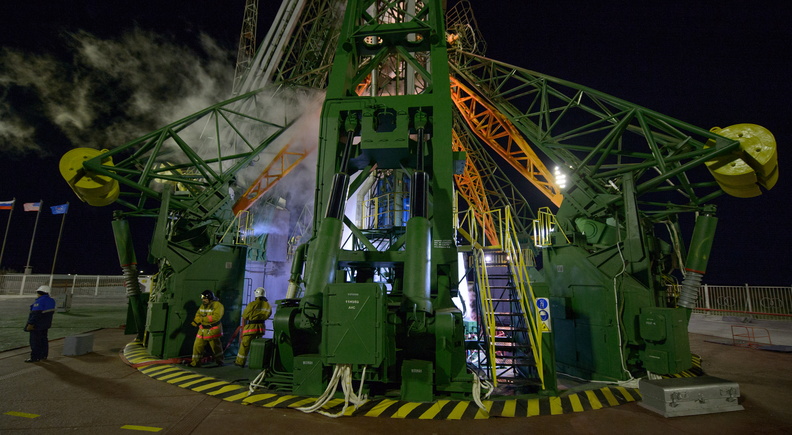 thom_astro_31350256385_Expedition 50 Soyuz Launch.jpg