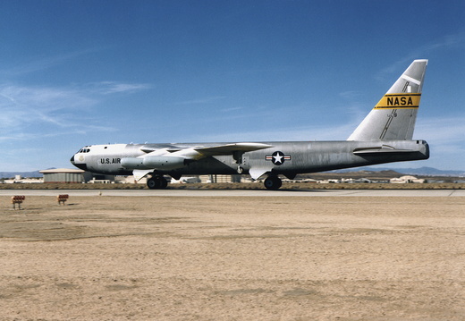 B-52 STRATOFORTRESS