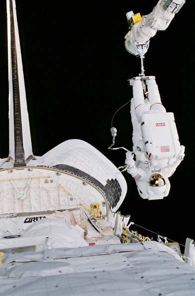 STS057-32-008.jpg