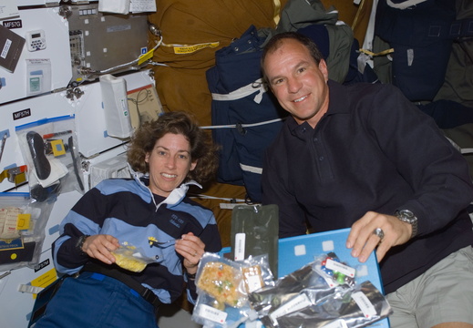 STS110-E-5028