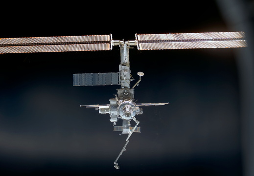 STS110-E-5074
