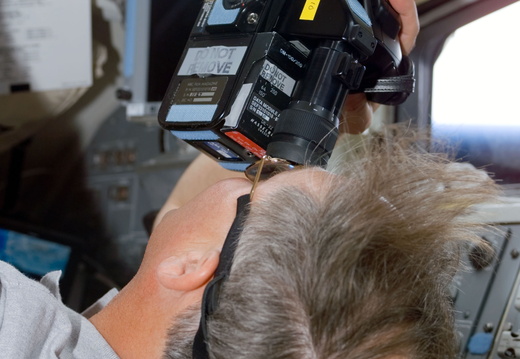 STS110-E-5050
