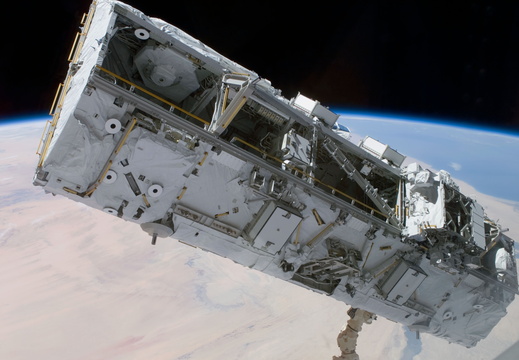 STS110-E-5172