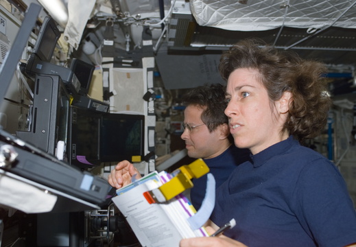 STS110-E-5186