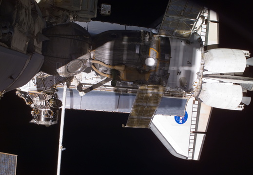 STS110-E-5149