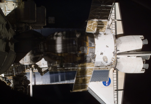 STS110-E-5152