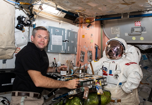 ISS070-E-021431