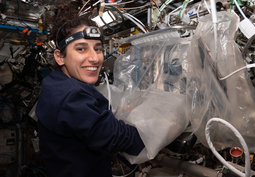 ISS070-E-035114
