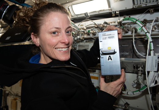 ISS070-E-037585