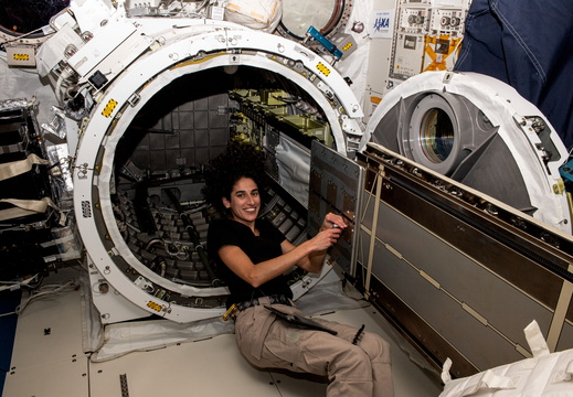 ISS070-E-000559