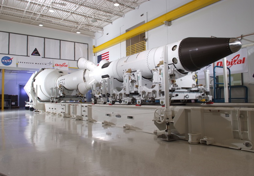 JSC2010-E-054730